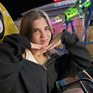 Meet your Posher, Ava